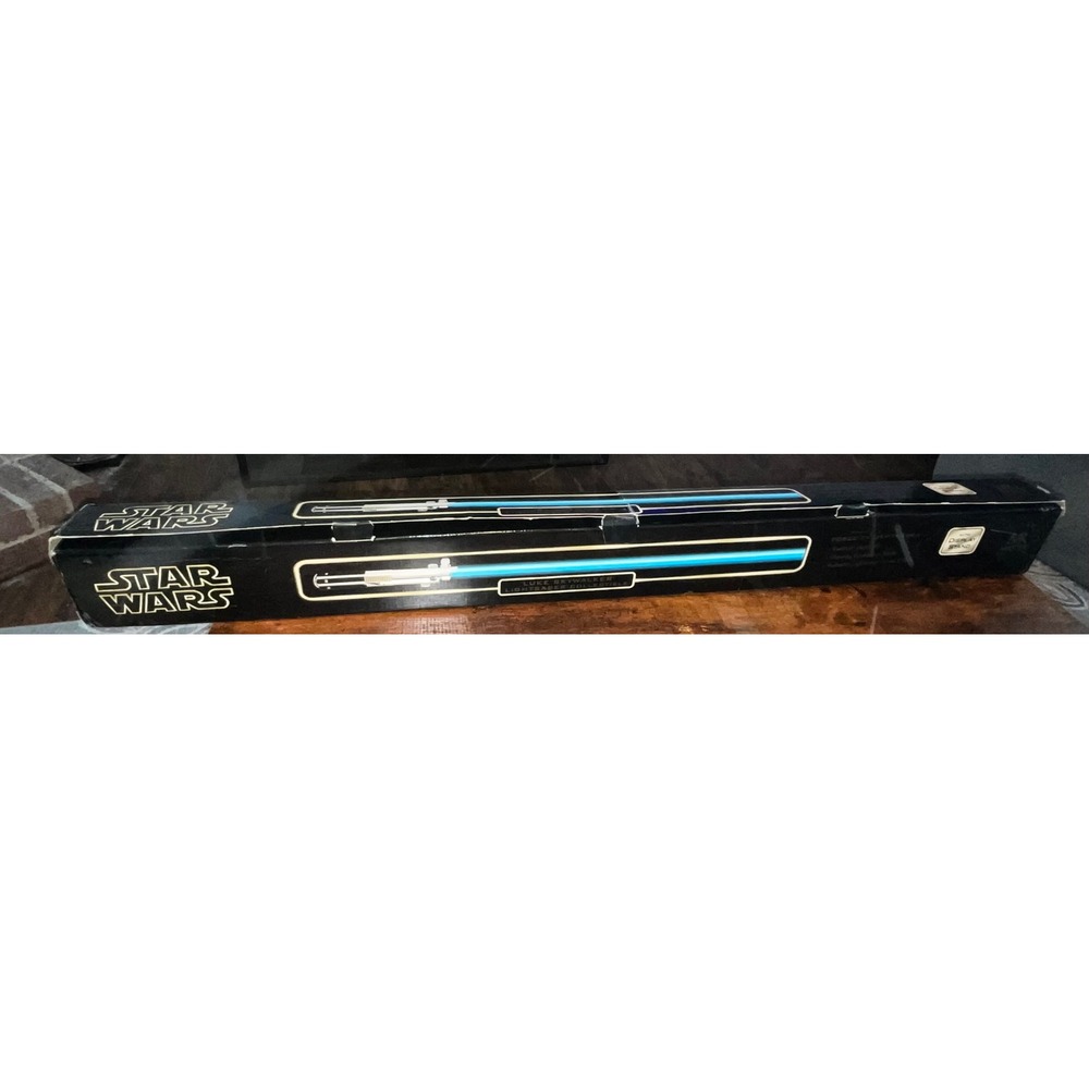 Master Replicas Star Wars Luke Skywalker Force FX Lightsaber Blue Metal Hilt Box